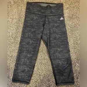 Adidas Sz M Women’s Capris